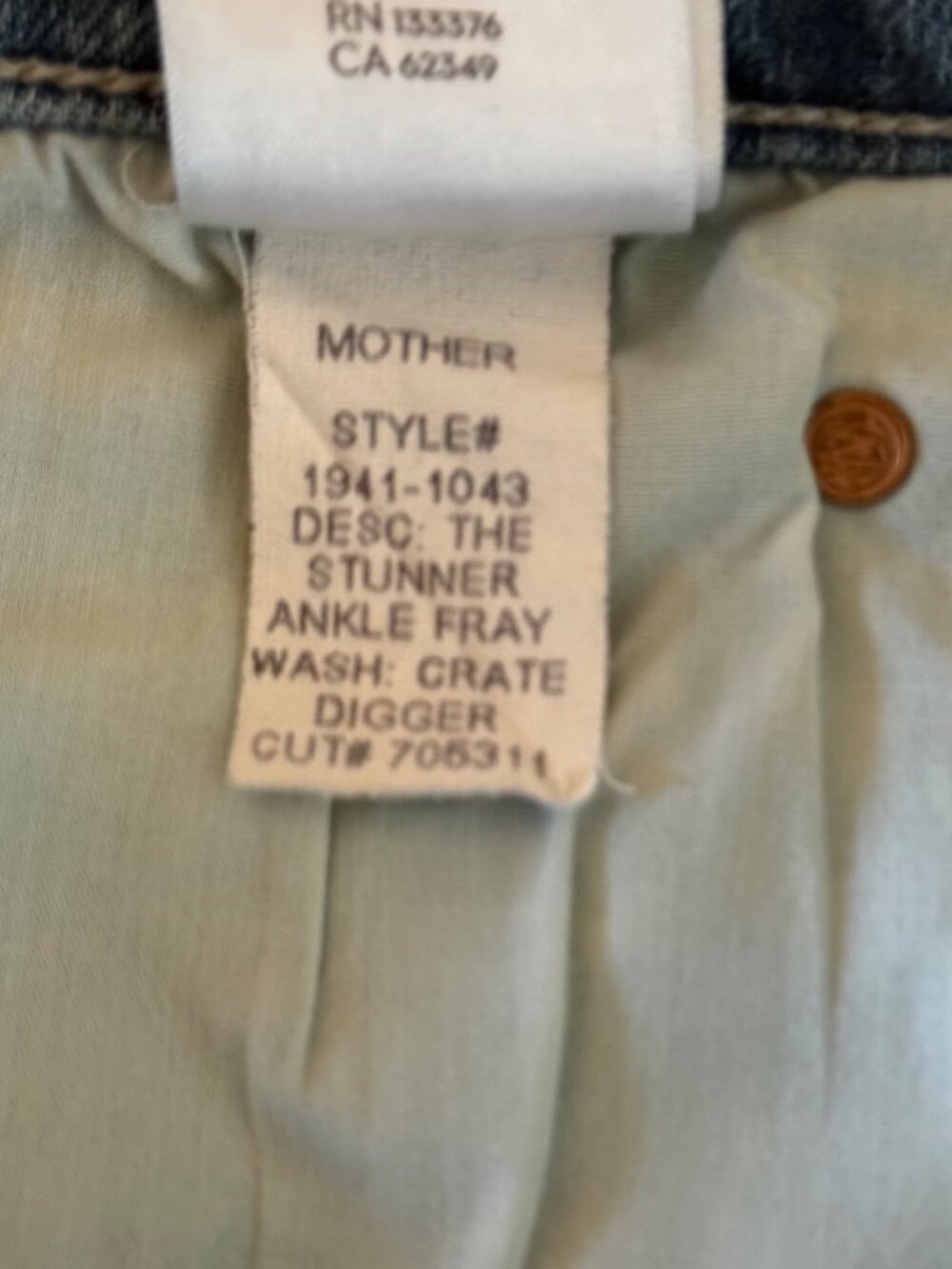 MOTHER The Stunner Ankle Fray Jeans in Crate Digger Wash - Picture 10 of 11